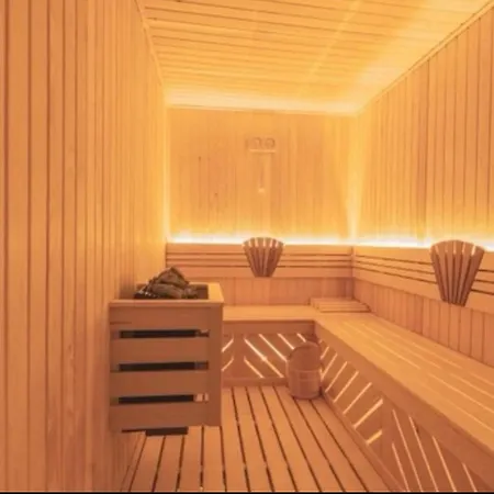 Escalade Hotel *